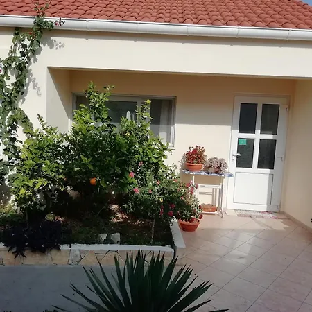 아파트 Lidija Mit Terrasse Und Meerblick 두브로브니크